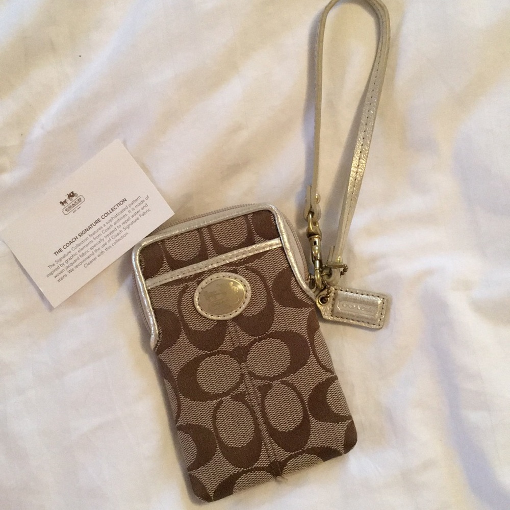 Coach Signature Wristlet Cell Phone Case/Wallet